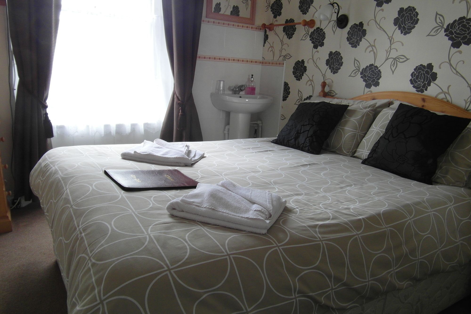 Puddle Duck Lodge - Adults Only Bowness-on-Windermere Esterno foto